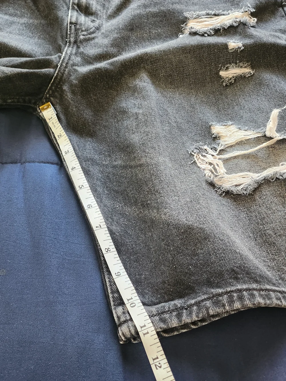 Distressed Gray Levi’s Denim Jorts - Size 36